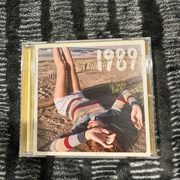 Taylor Swift Other - Taylor Swift 1989 (Taylor's Version) Yellow CD